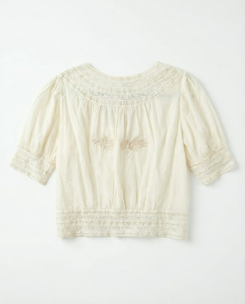 Blusa Romántica en Algodón con Encajes y Bordados