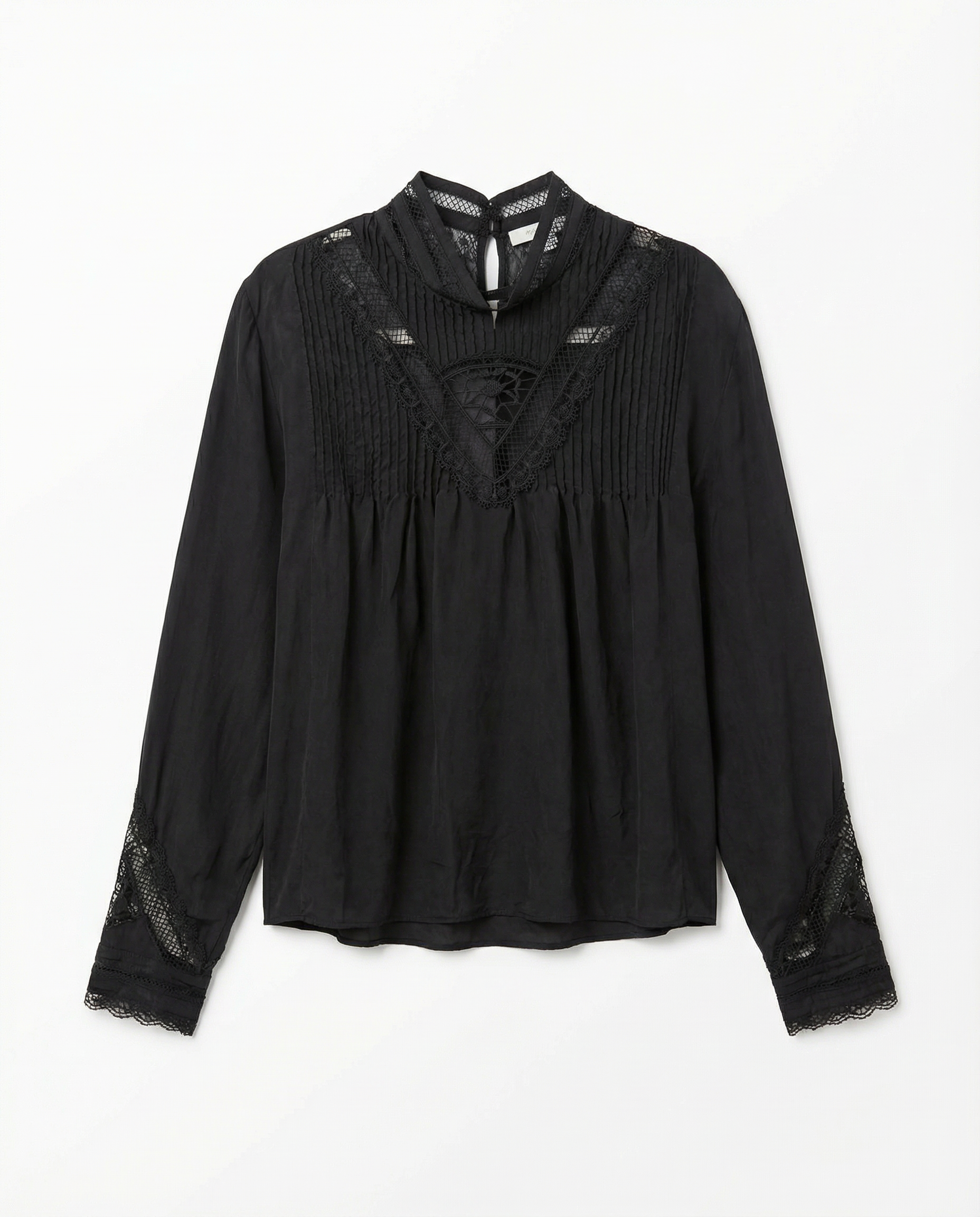 Blusa Negra con Encaje y Detalles Calados