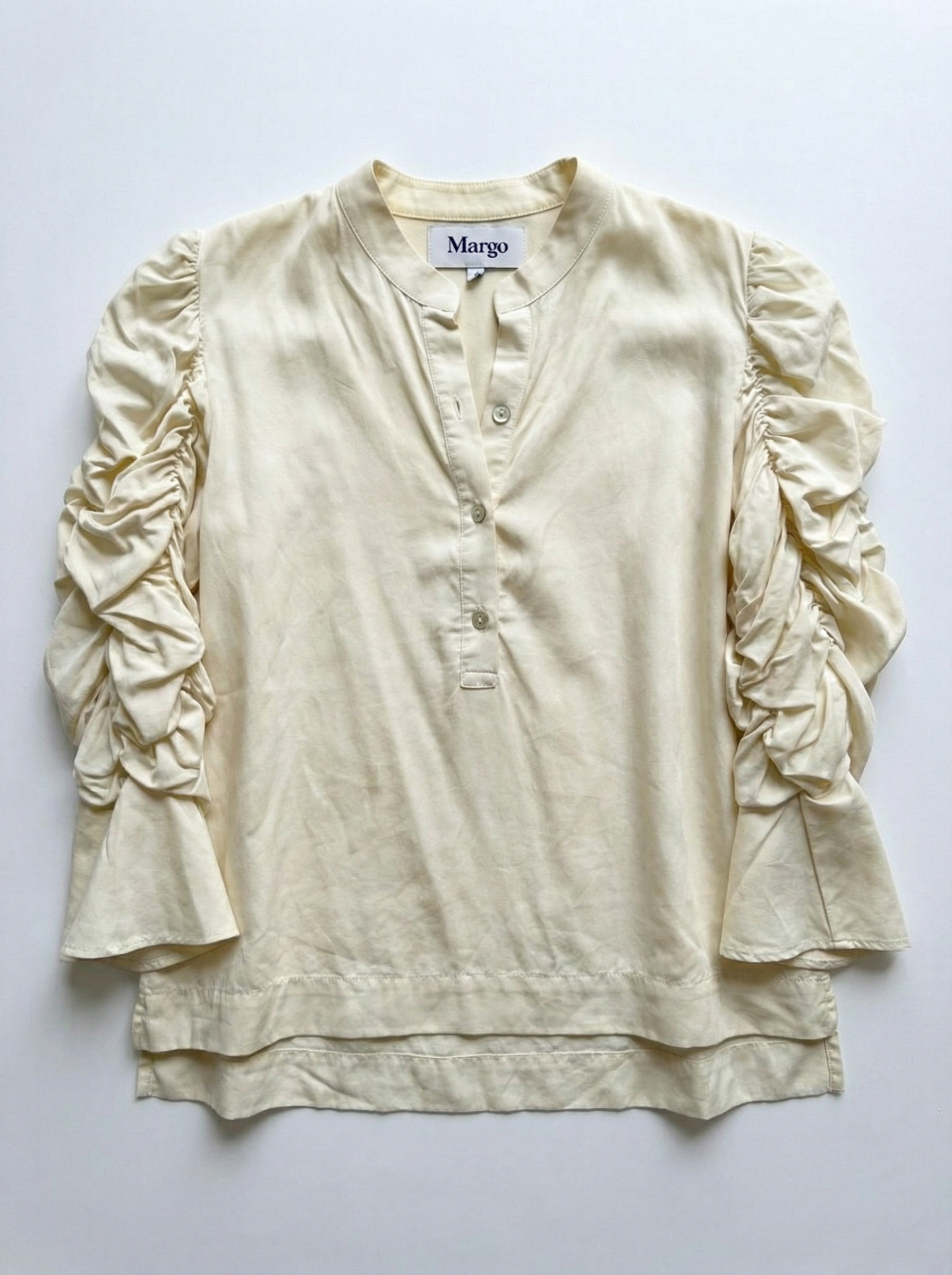 Blusa MARGO — Cruda con Mangas Fruncidas