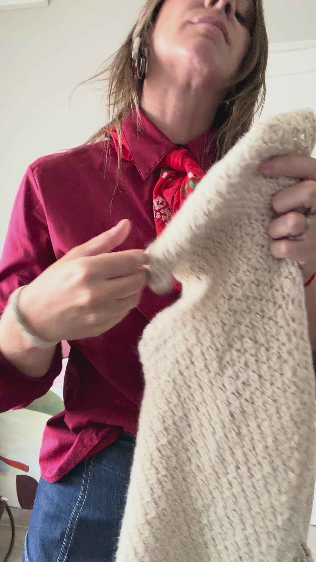 Chaleco Tejido a Mano con Terminaciones en Crochet